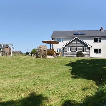 Llanyre Maen Llwydヴィラ エクステリア 写真