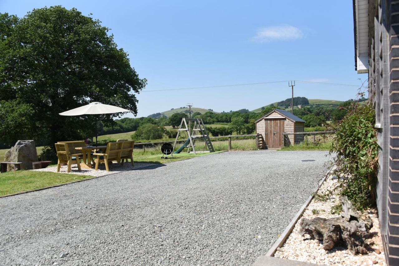 Llanyre Maen Llwydヴィラ エクステリア 写真