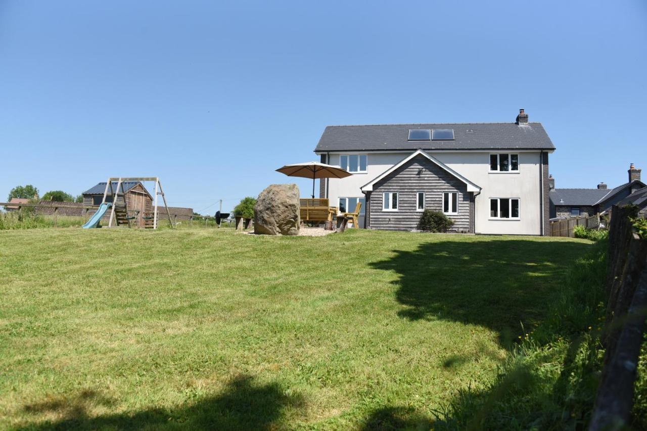 Llanyre Maen Llwydヴィラ エクステリア 写真